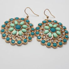 外貿(mào)原單飾品批發(fā)與文具用品零售 珠寶首飾與彩色亞克力耳墜的市場機(jī)遇